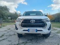 Usata Toyota HiLux 150 CV (110 kW) 2024 Bianco Pick-up