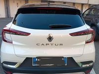 Usata Renault Captur Techno 101 CV (74 kW) 2023 Bianco SUV