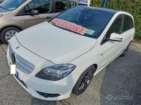 Usata Mercedes B180 Premium 109 CV (80 kW) 2012 Bianco Monovolume
