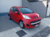 Usata Peugeot 107 54 CV (39 kW) 2010 Rosso Utilitaria