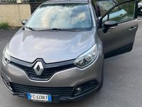 Usata Renault Captur 110 CV (80 kW) 2016 Grigio SUV