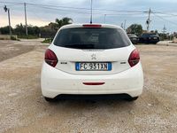 Usata Peugeot 208 75 CV (55 kW) 2016 Bianco Utilitaria