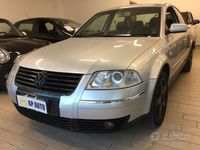 Usata VW Passat Highline 130 CV (95 kW) 2004 Grigio Berlina