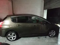 Usata Peugeot 3008 109 CV (80 kW) 2010 Marrone Station wagon