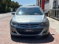 Usata Opel Astra 165 CV (121 kW) 2013 Argento Berlina