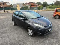 Usata Ford Fiesta 60 CV (44 kW) 2011 Marrone Berlina