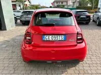 Używany Fiat 500e Red 42 kW (58 KM) 2025 Czerwony Sedan/Limuzyna