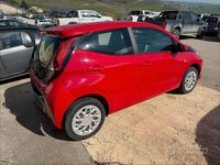 Usata Toyota Aygo 72 CV (52 kW) 2019 Rosso Utilitaria