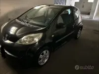 Usata Peugeot 107 68 CV (50 kW) 2007 Nero Utilitaria