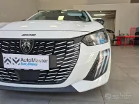 Usata Peugeot 208 Style 101 CV (74 kW) 2025 Bianco Utilitaria