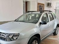 Usata Dacia Duster Lauréate 109 CV (80 kW) 2016 Argento SUV