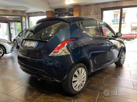 Usata Lancia Ypsilon Silver 69 CV (50 kW) 2016 Blu Utilitaria