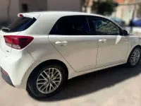 Usata Kia Rio 90 CV (66 kW) 2017 Bianco Berlina