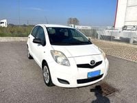 Usata Toyota Yaris Luxury 69 CV (50 kW) 2009 Bianco Berlina