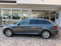 Usata Skoda Superb Style 150 CV (110 kW) 2019 Grigio Station wagon