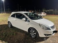 Usata Opel Corsa Edition 95 CV (69 kW) 2010 Bianco Berlina