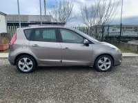 Usata Renault Scénic Dynamique 131 CV (96 kW) 2010 Grigio Monovolume