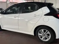 Usata Toyota Yaris Hybrid Active 92 CV (67 kW) 2021 Bianco Berlina