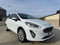 Usata Ford Fiesta Active 86 CV (63 kW) 2018 Bianco Berlina