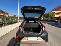 Usata Toyota Aygo X Trend 75 CV (55 kW) 2022 Oro SUV