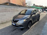 Usata Lancia Ypsilon Gold 69 CV (50 kW) 2016 Grigio Utilitaria