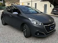 Usata Peugeot 208 120 CV (88 kW) 2017 Utilitaria