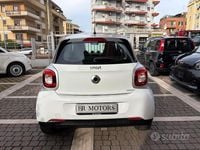 Usata Smart ForFour 61 CV (44 kW) 2015 Bianco Utilitaria