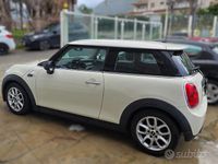 Usata Mini ONE 102 CV (75 kW) 2016 Beige Utilitaria