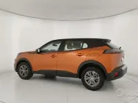 Usata Peugeot 2008 Active 110 CV (80 kW) 2022 Arancione SUV