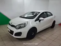 Usado Kia Rio 82 CV (60 kW) 2013 Blanco Berlina