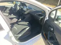 Usata Peugeot 208 68 CV (50 kW) 2014 Bianco Utilitaria