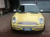 Usata Mini Cooper 116 CV (85 kW) 2002 Giallo Utilitaria
