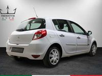Usata Renault Clio II Dynamique 75 CV (55 kW) 2011 Argento Berlina