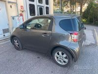 Usata Toyota iQ 98 CV (72 kW) 2011 Marrone Utilitaria