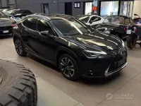 Usata Lexus UX 250h 184 CV (135 kW) 2019 Nero metallizzato SUV