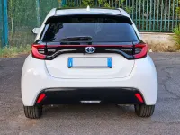 Usata Toyota Yaris Lounge 92 CV (67 kW) 2021 Bianco Utilitaria