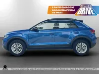 Usata VW T-Roc Life 116 CV (85 kW) 2023 Ravenna blue metallizzato nero SUV