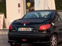 Usata Peugeot 206 CC 109 CV (80 kW) 2003 Nero Cabrio