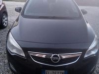 Usata Opel Astra Cosmo 110 CV (80 kW) 2012 Nero Berlina