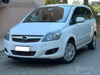Usata Opel Zafira Tourer Cosmo 150 CV (110 kW) 2012 Bianco Monovolume
