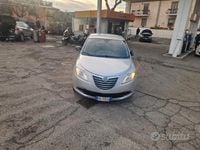 Usata Lancia Ypsilon Gold 69 CV (50 kW) 2015 Grigio Utilitaria
