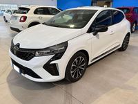 Usata Renault Clio V Techno 145 CV (106 kW) 2024 Bianco metallizzato Berlina