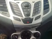 Second-hand Ford Fiesta Titanium 82 CP (60 kW) 2012 Alb Berlinǎ