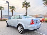 Usata VW Passat 130 CV (95 kW) 2003 Grigio Berlina