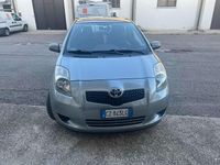 Usata Toyota Yaris Sol 87 CV (63 kW) 2006 Grigio Berlina