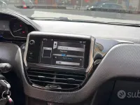 Usata Peugeot 208 68 CV (50 kW) 2013 Grigio Utilitaria
