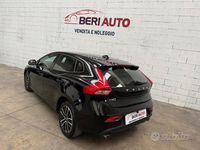 Usata Volvo V40 R-Design 119 CV (87 kW) 2019 Nero Berlina