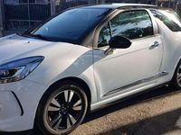 Usata DS Automobiles DS3 So Chic 82 CV (60 kW) 2015 Bianco Berlina