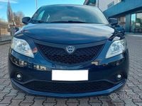 Usata Lancia Ypsilon 69 CV (50 kW) 2018 Blu Utilitaria
