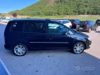 Usata VW Touran Highline 140 CV (102 kW) 2008 Nero Monovolume